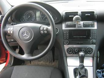 2006 Mercedes-Benz W203 Images