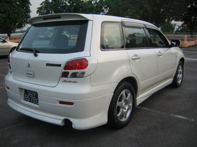 2000 Mitsubishi Airtrek