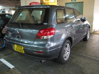 2001 Mitsubishi Airtrek