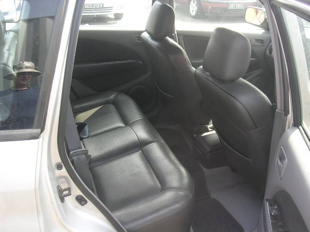 2001 Mitsubishi Airtrek