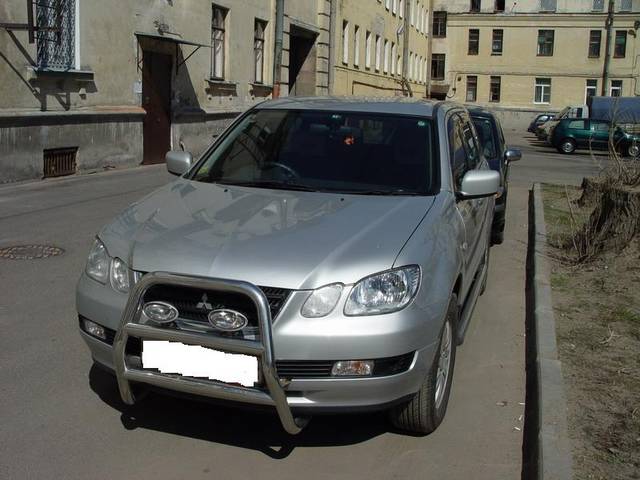 2001 Mitsubishi Airtrek