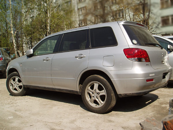 2001 Mitsubishi Airtrek