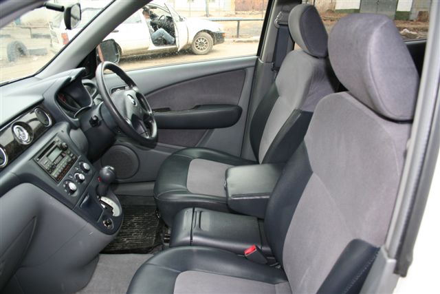 2001 Mitsubishi Airtrek