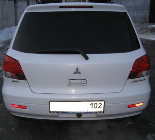 2001 Mitsubishi Airtrek