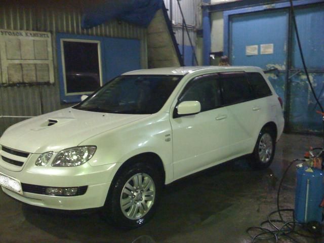 2001 Mitsubishi Airtrek