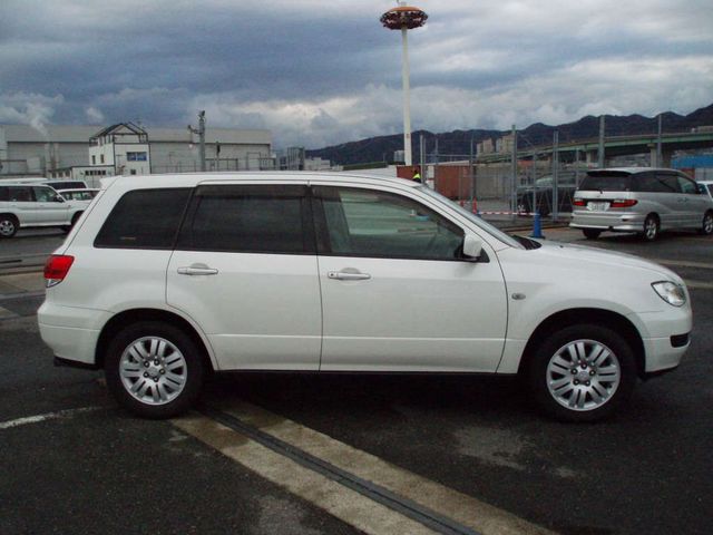 2001 Mitsubishi Airtrek