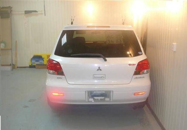 2001 Mitsubishi Airtrek