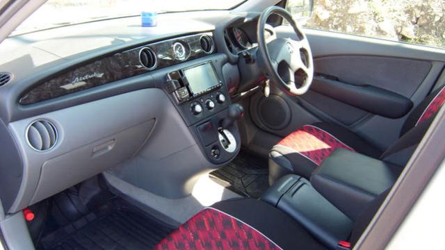 2001 Mitsubishi Airtrek