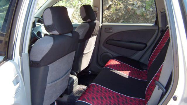 2001 Mitsubishi Airtrek