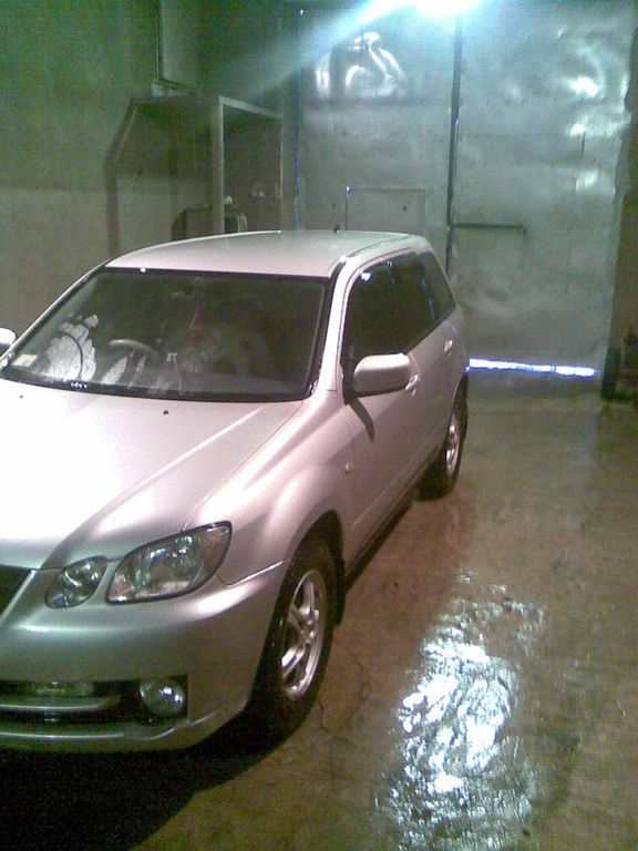 2001 Mitsubishi Airtrek