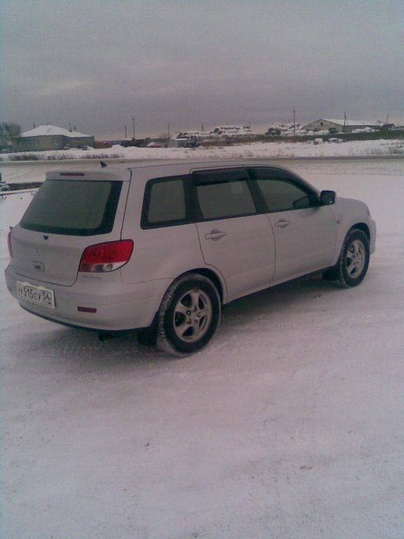 2001 Mitsubishi Airtrek