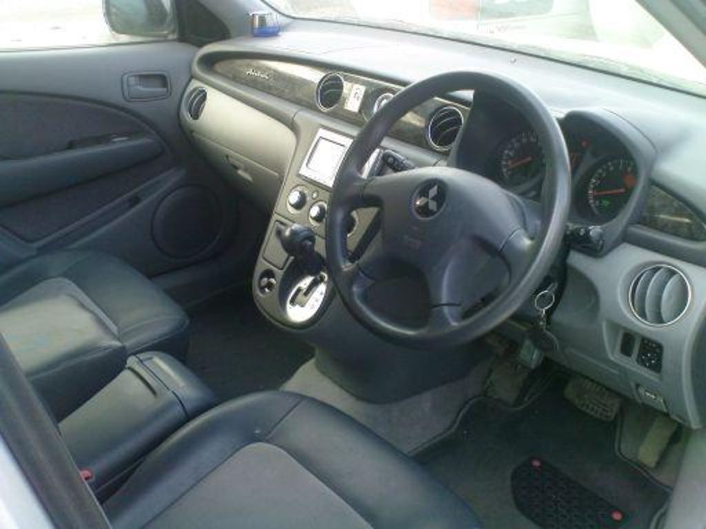 2001 Mitsubishi Airtrek