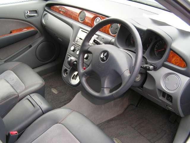 2001 Mitsubishi Airtrek