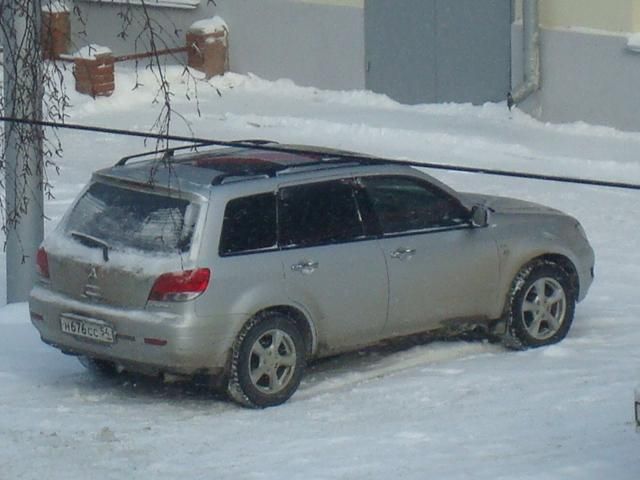 2001 Mitsubishi Airtrek