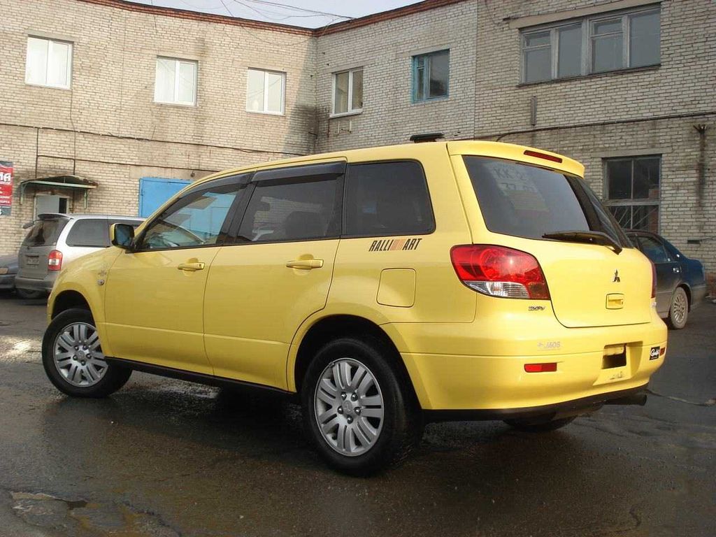 2001 Mitsubishi Airtrek