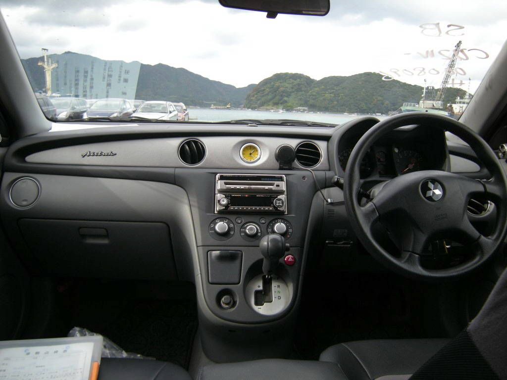 2001 Mitsubishi Airtrek