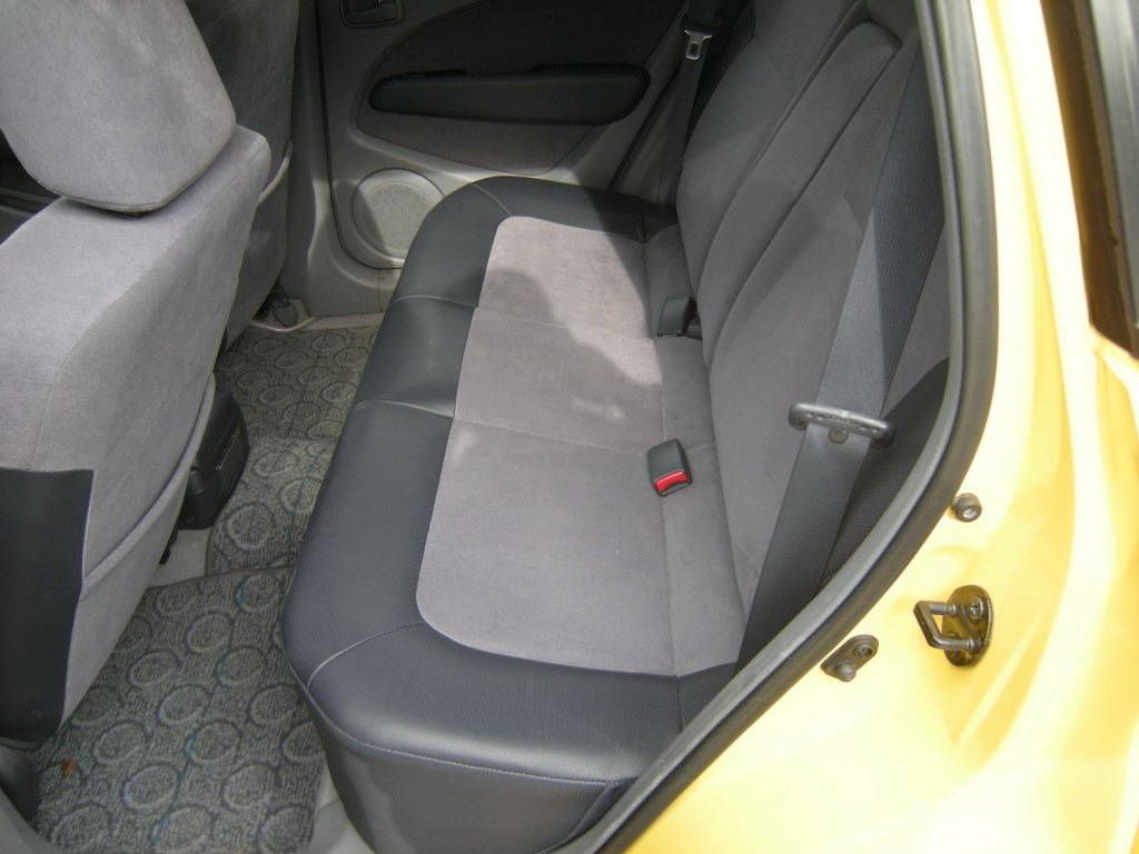 2001 Mitsubishi Airtrek