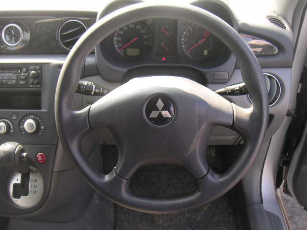 2001 Mitsubishi Airtrek