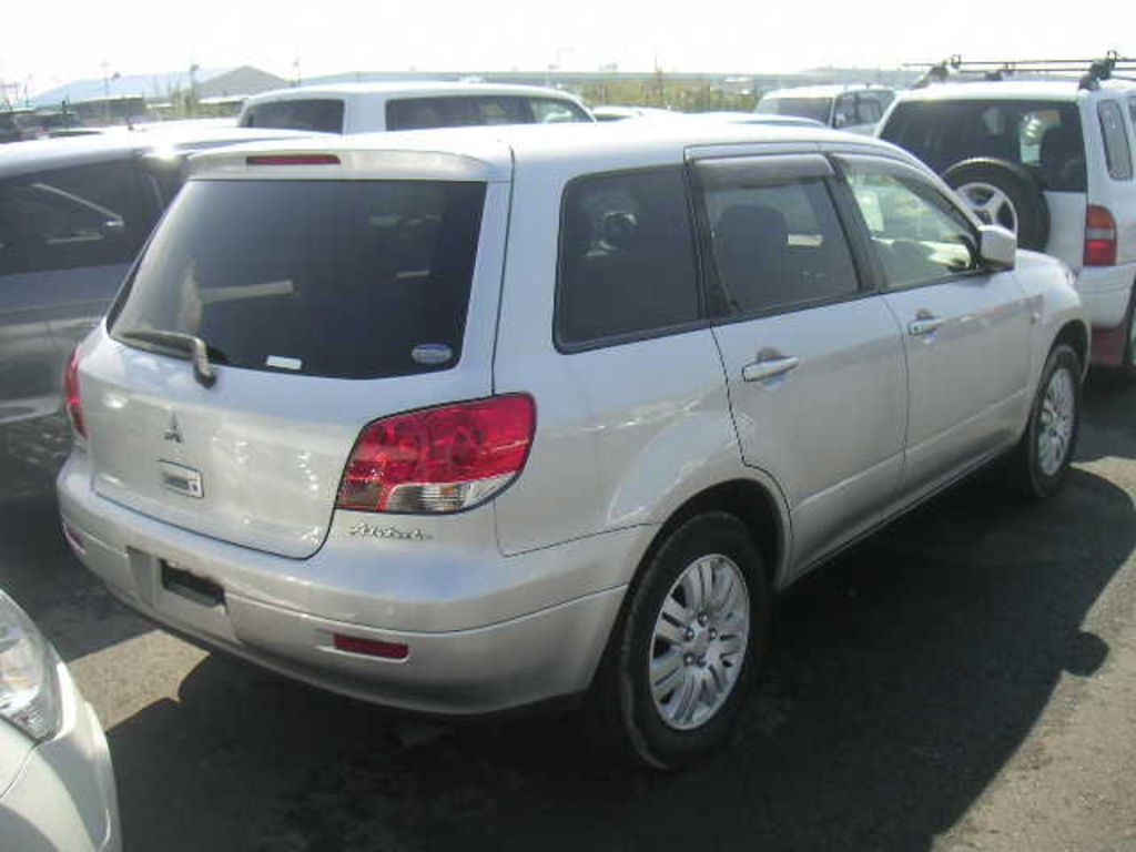 2001 Mitsubishi Airtrek