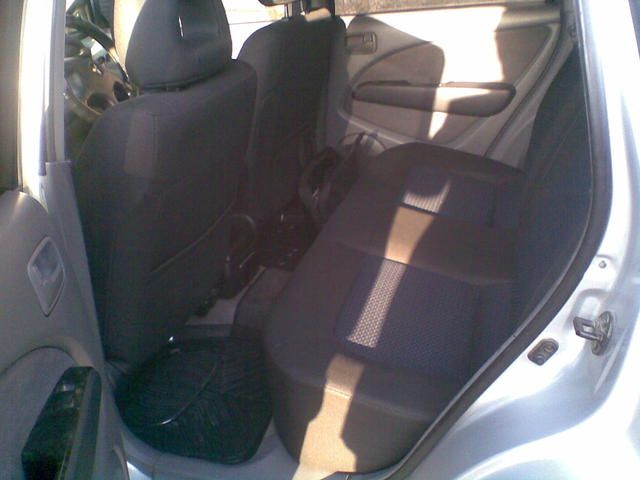 2001 Mitsubishi Airtrek