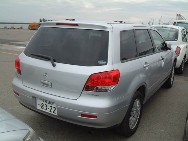 2001 Mitsubishi Airtrek Pictures
