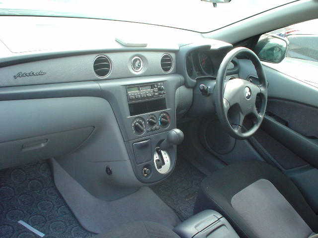 2001 Mitsubishi Airtrek Photos