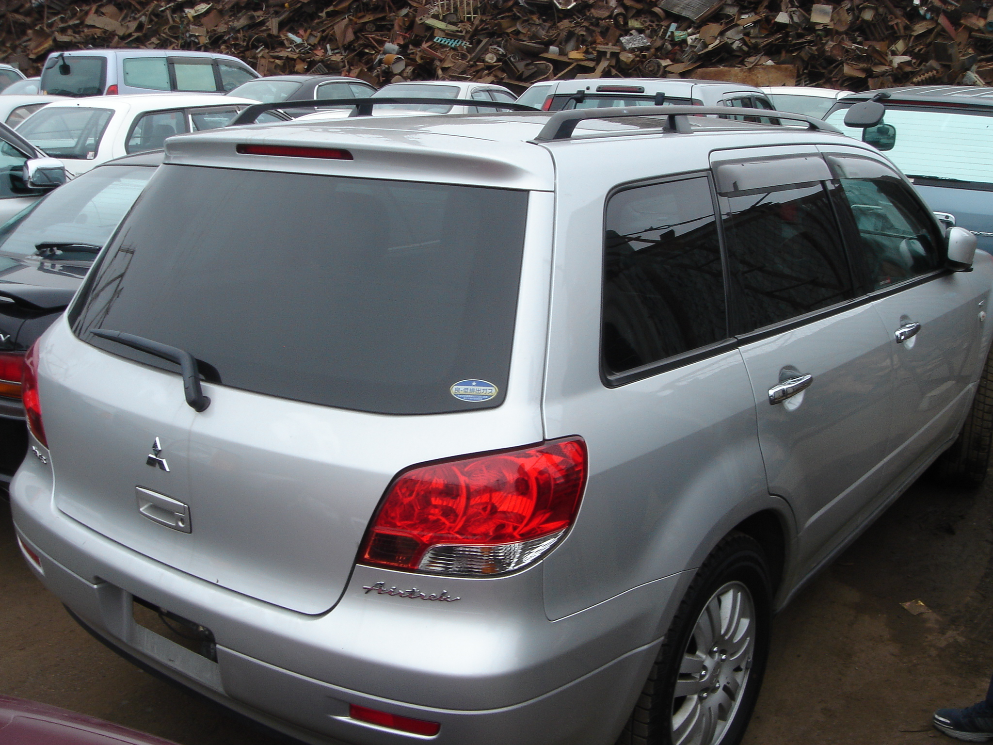 2001 Mitsubishi Airtrek Photos
