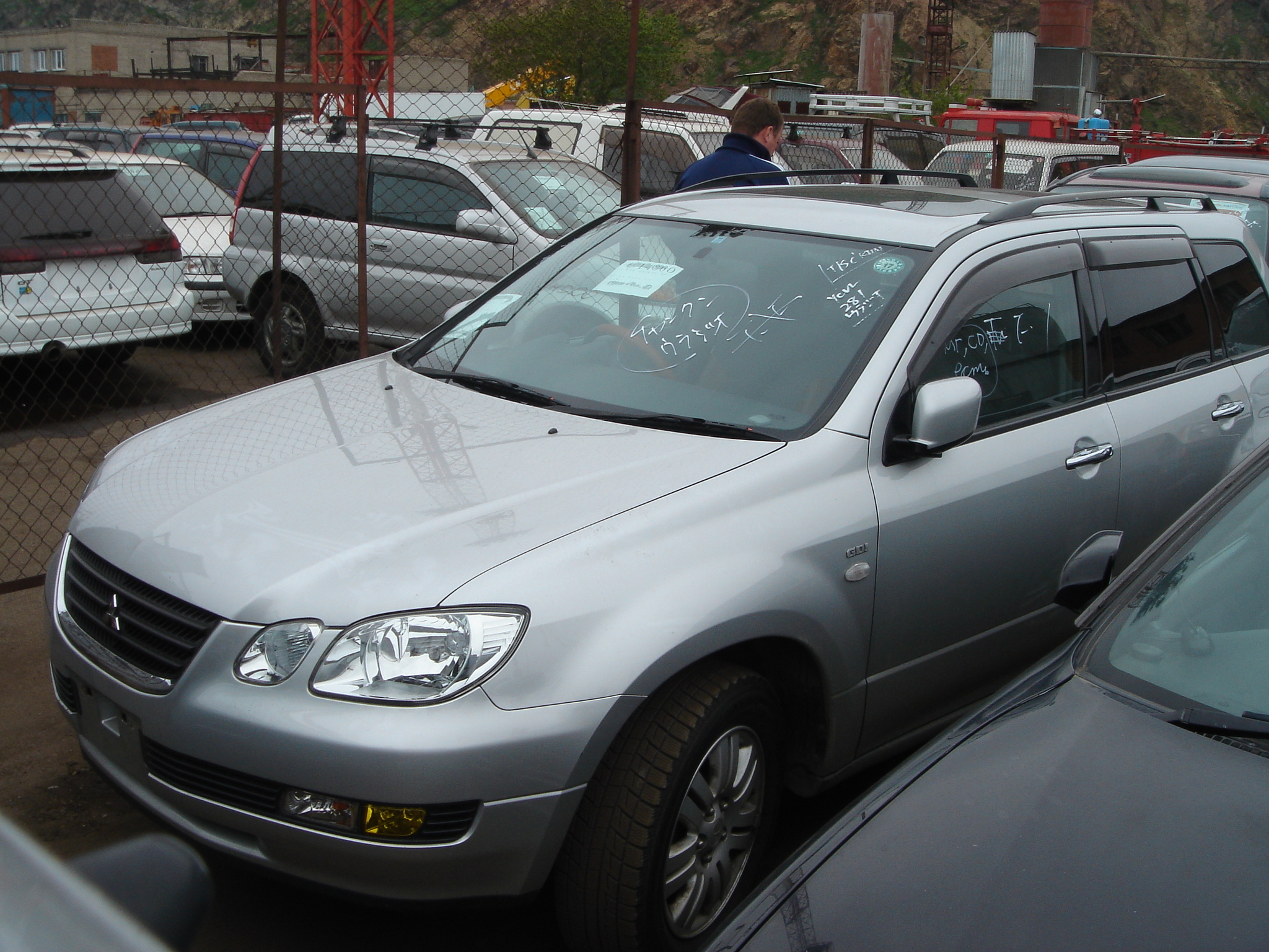 2001 Mitsubishi Airtrek Photos