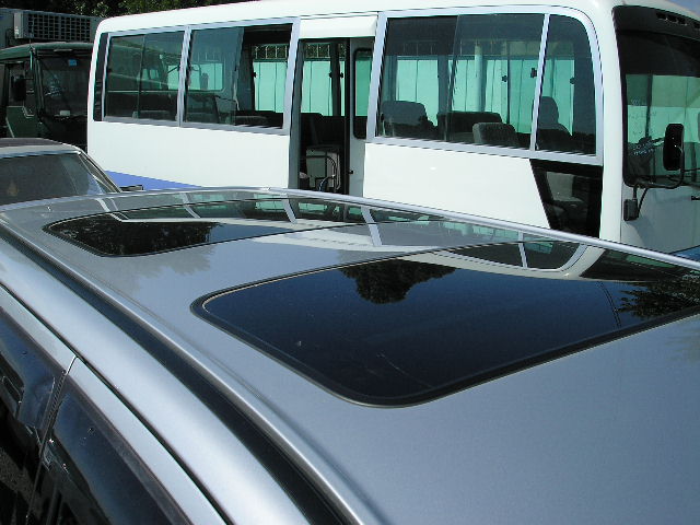 2001 Mitsubishi Airtrek Pics
