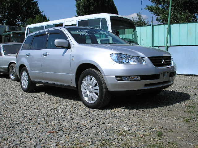2001 Mitsubishi Airtrek Pictures