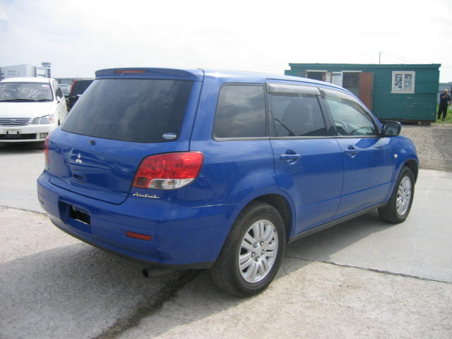 2001 Mitsubishi Airtrek Photos