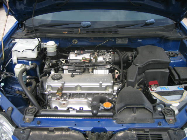 2001 Mitsubishi Airtrek Photos