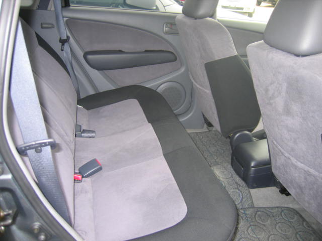 2001 Mitsubishi Airtrek Photos