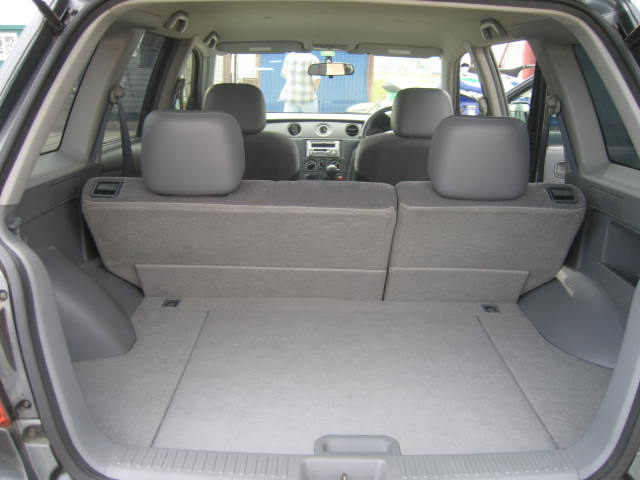 2001 Mitsubishi Airtrek Photos