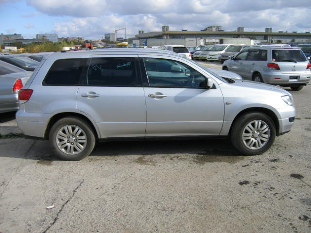 2001 Mitsubishi Airtrek Pictures
