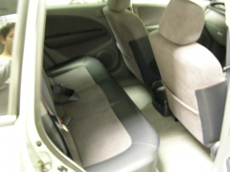 2001 Mitsubishi Airtrek Photos