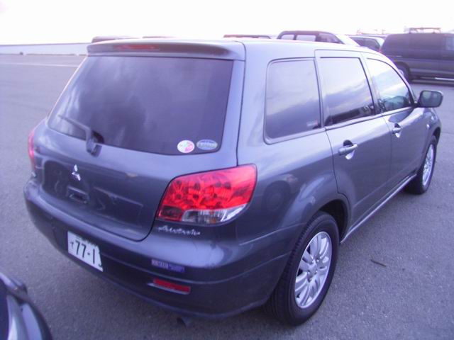 2001 Mitsubishi Airtrek Photos