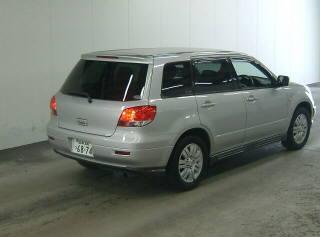 2001 Mitsubishi Airtrek Photos