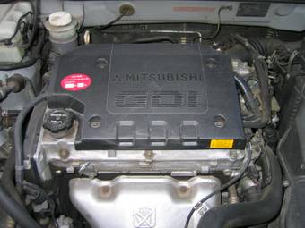 2001 Mitsubishi Airtrek Photos