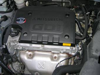 2001 Mitsubishi Airtrek Pics