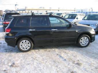 2001 Mitsubishi Airtrek Pictures