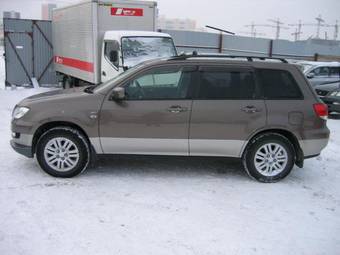 2001 Mitsubishi Airtrek Photos