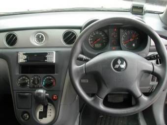 2001 Mitsubishi Airtrek Wallpapers