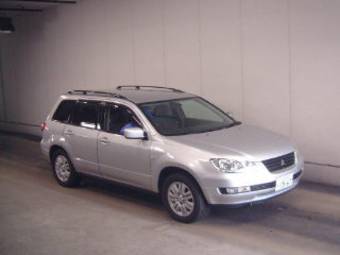 2001 Mitsubishi Airtrek Pictures