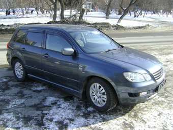 2001 Mitsubishi Airtrek Pictures