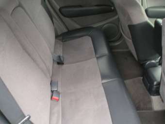 2001 Mitsubishi Airtrek Pictures