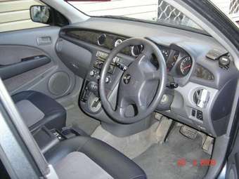 2001 Mitsubishi Airtrek Photos
