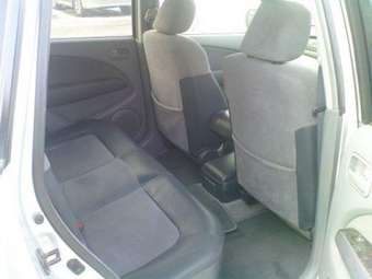 2001 Mitsubishi Airtrek Photos