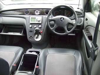 2001 Mitsubishi Airtrek Wallpapers