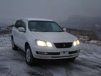 2001 Mitsubishi Airtrek Pictures